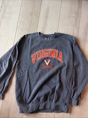 NWOT VIRGINIA DARK GREY CREW NECK SWEATSHIRT NEVER WORN PERFECT UNUSED CONDITION